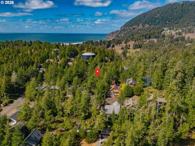 /international/us/18th-st-manzanita-or-110106494626/
