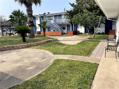 /international/us/3920-brushwood-lane-corpus-christi-tx-110100478646/