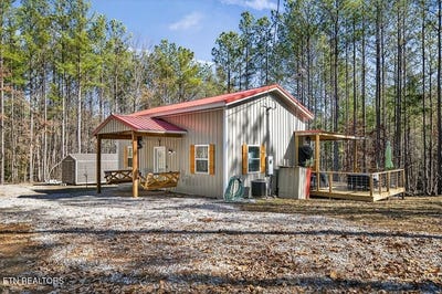 /international/us/1780-wolfhaven-rd-spencer-tn-110106497521/