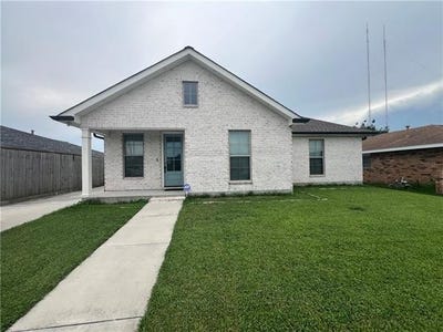 /international/us/3708-veronica-drive-chalmette-la-110108536142/