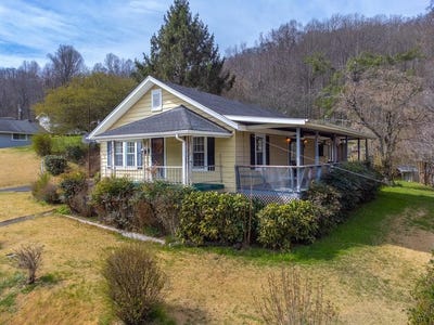 /international/us/318-sunrise-park-sylva-nc-110106723877/
