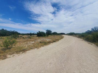 /international/us/tract-3-axis-trail-lot-3-fort-mckavett-tx-110102431412/