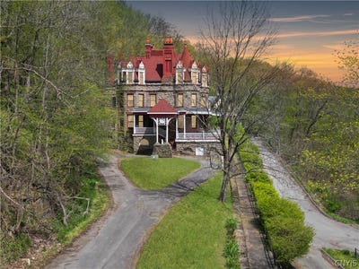 /international/us/54-55-douglas-street-little-falls-city-ny-110092090552/?lang=zh-tw