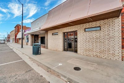 /international/us/121-n-4th-street-sayre-ok-110103264520/