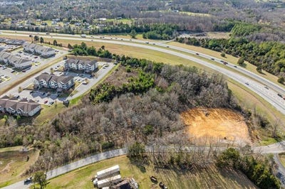 /international/us/275-quinland-lake-road-cookeville-tn-110098378868/