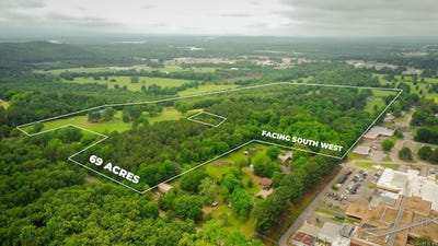 /international/us/clarksville-ar-110092039649/