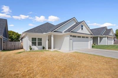 /international/us/308-n-main-street-mcgregor-tx-110120146668/