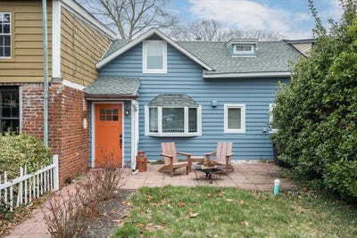 /international/us/15-jade-street-oakdale-ny-110098403296/