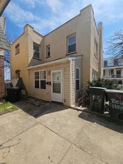 /international/us/15-belle-haven-ct-atlantic-city-nj-110107337171/