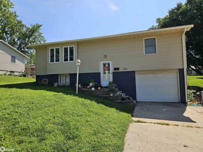 /international/us/1102-skyline-drive-carroll-ia-110100943896/