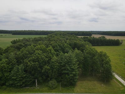 /international/us/6252-n-old-michigan-road-osgood-in-110108855969/