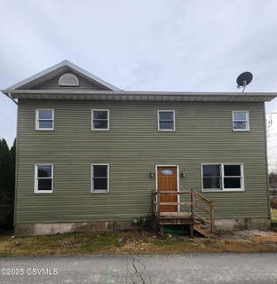 /international/us/18-reedy-street-danville-pa-110098186199/