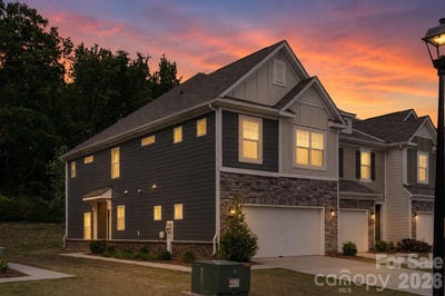 /international/us/230-quinn-road-matthews-nc-110107868016/