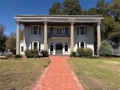 /international/us/1012-w-3rd-avenue-corsicana-tx-110120456106/