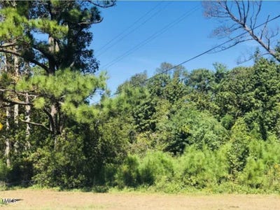 /international/us/2412-mayberry-loop-road-morehead-city-nc-110100565944/