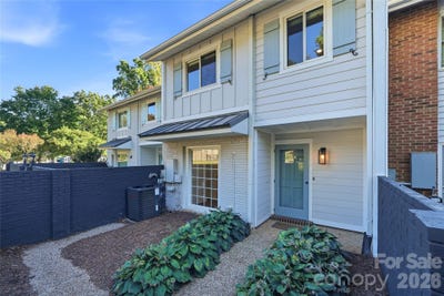 /international/us/8014-westcape-drive-denver-nc-110109990896/