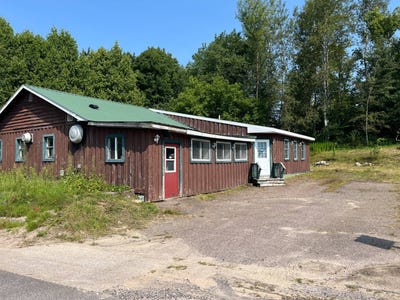 /international/us/1569-state-route-458-saint-regis-falls-ny-110094140249/