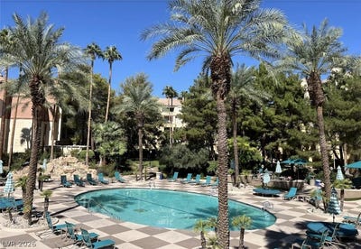 /international/us/210-e-flamingo-road-las-vegas-nv-110108504824/