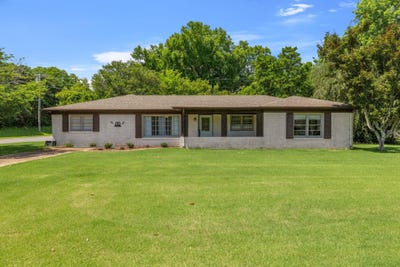/international/us/1101-catalpa-st-tuscumbia-al-110108604974/
