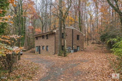 /international/us/222-valley-park-drive-chapel-hill-nc-110106853363/