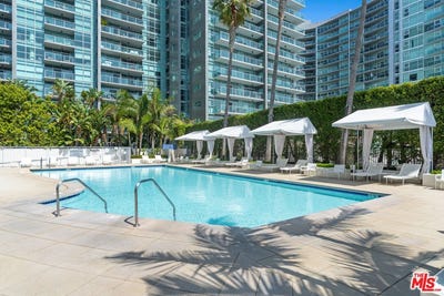 /international/us/13700-marina-pointe-dr-marina-del-rey-ca-110107551353/