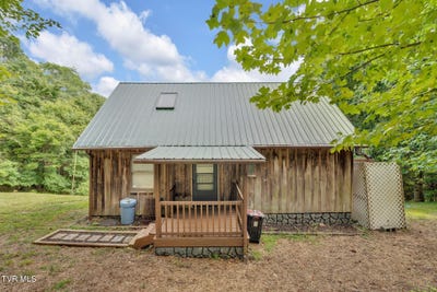 /international/us/4331-sentry-road-big-stone-gap-va-110099294965/