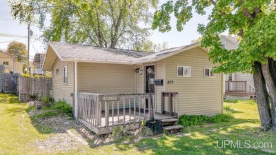 /international/us/819-e-c-street-iron-mountain-mi-110108452281/