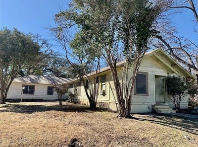 /international/us/108-s-race-street-lampasas-tx-110108167597/