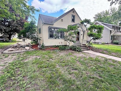 /international/us/419-e-3rd-street-redwood-falls-mn-110101189917/?lang=en