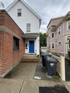 /international/us/2534-massachusetts-ave-cambridge-ma-110108279937/