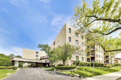 /international/us/5840-w-104th-street-oak-lawn-il-110109294647/
