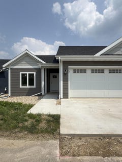 /international/us/803-vineyard-court-cambridge-wi-110101367425/