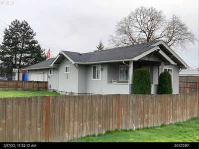 /international/us/302-yew-st-kelso-wa-110108475408/
