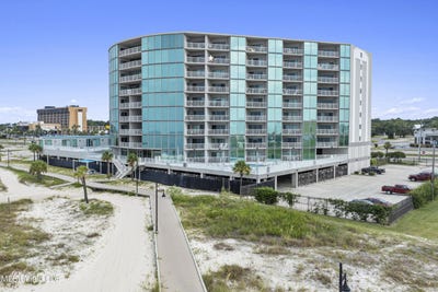 /international/us/1899-beach-boulevard-biloxi-ms-110101364576/