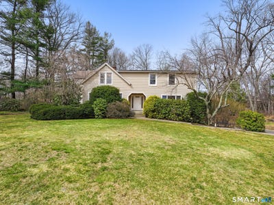 /international/us/7-mcguire-road-trumbull-ct-110106953858/