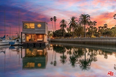 /international/us/santa-barbara-harbor-marina-3c-slip-st-13-santa-barbara-ca-110101000310/