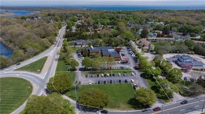 /international/us/360-kingstown-road-narragansett-ri-110102422512/