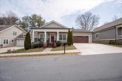 /international/us/250-princeton-gardens-drive-johnson-city-tn-110106585656/