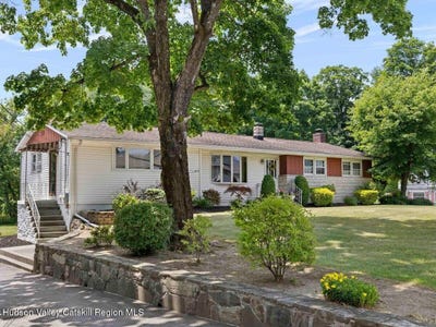 /international/us/105-s-chapel-hill-road-highland-ny-110108856128/
