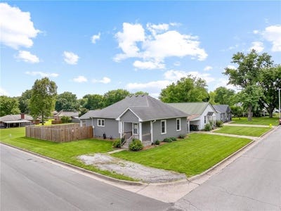 /international/us/501-w-29th-street-higginsville-mo-110108443434/
