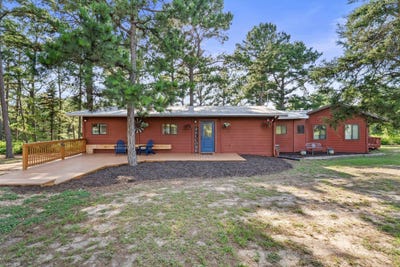 /international/us/870-sand-hills-rd-red-rock-tx-110100476436/