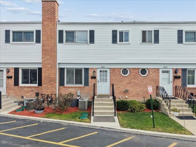 /international/us/8501-linder-court-skokie-il-110110379213/