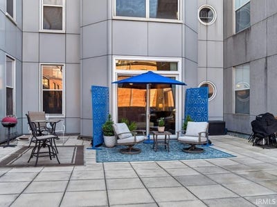 /international/us/113-w-wayne-street-fort-wayne-in-110108098681/