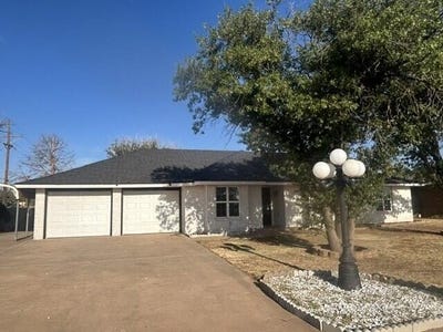 /international/us/802-n-sherman-avenue-levelland-tx-110119623851/