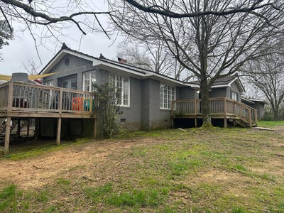 /international/us/701-w-15th-st-jasper-al-110104553433/