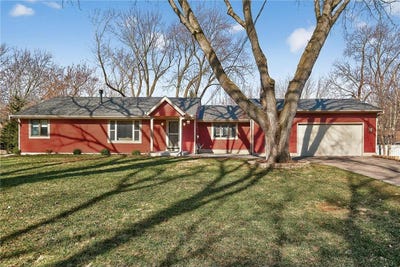 /international/us/900-sunset-drive-s-minnetonka-mn-110107376325/