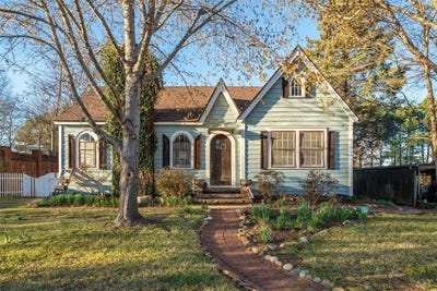 /international/us/113-poplar-street-clarksville-ar-110107735057/