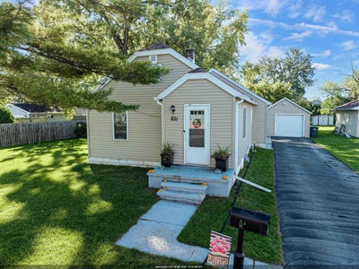 /international/us/831-w-grove-street-appleton-wi-110110405088/