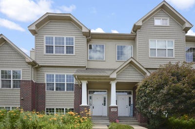 /international/us/2429-river-oaks-lane-rockford-il-110109196298/
