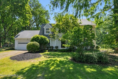 /international/us/9-new-monmouth-road-middletown-nj-110108250870/
